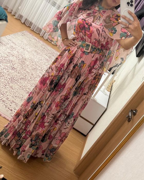 Платье нарядное размер 44-46