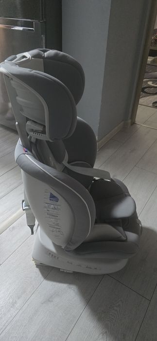 Scaun de masina bebe cu isofix