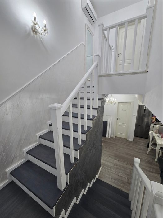 Scari din lemn masiv