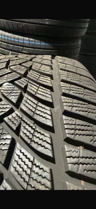Anvelope de iarna 255/45 R19