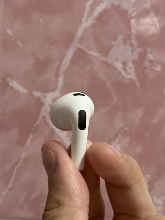 Продам Airpods 3