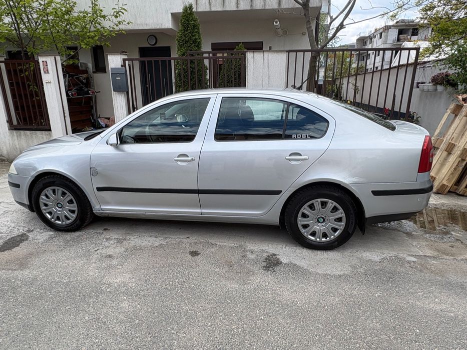 Vând Skoda Octavia 2 sedan 1.9TDI