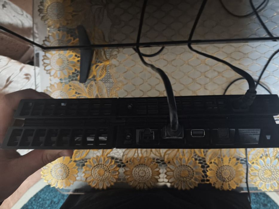 PlayStation 4 в идеальном состоянии