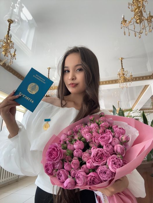 Букет: Спрей роза