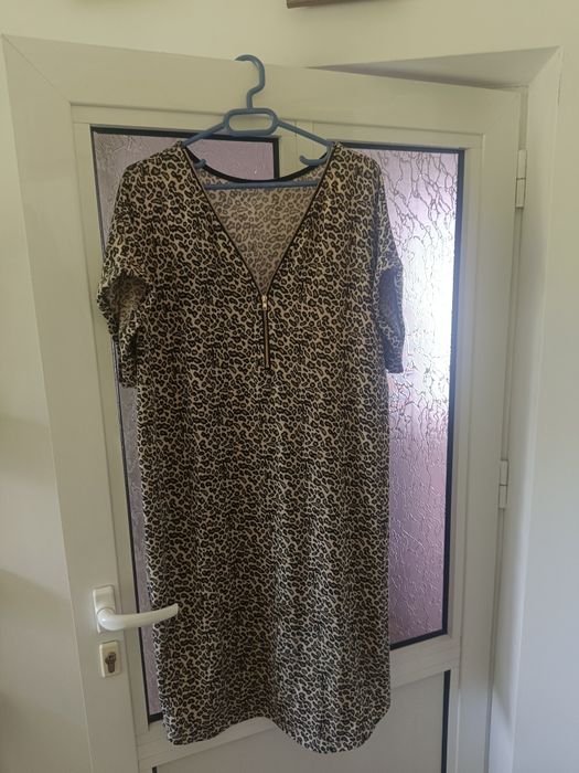 Рокли с къс ръкав