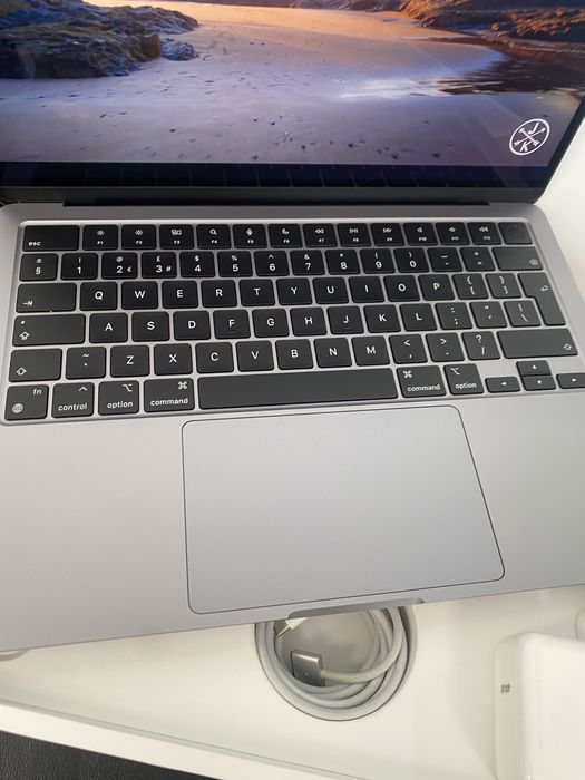 MacBook Air 2022 13.6 inch M2, 512 GB, 8 GB RAM, Silver, Foarte bun, Cod produs: N40V