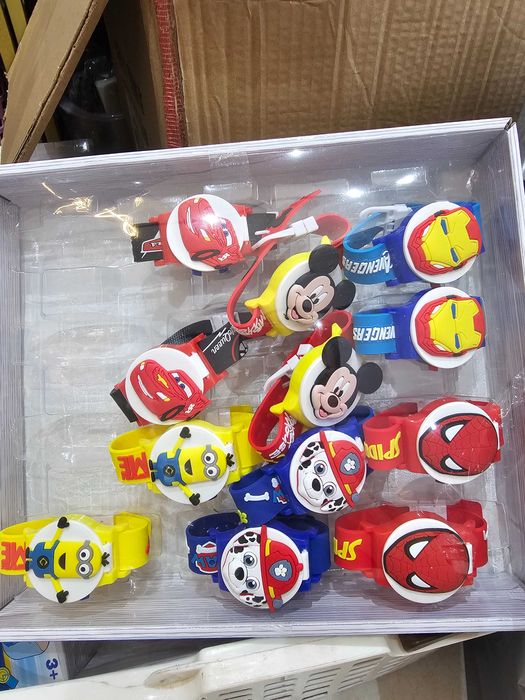 Часы для деток с популярными персонажами