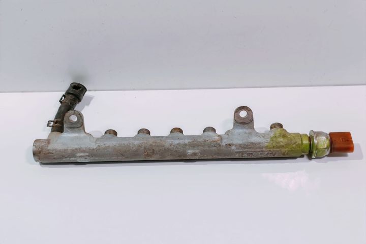 Rampa Injectoare  03L906051 Volkswagen VW Golf a 6-a generatie seria