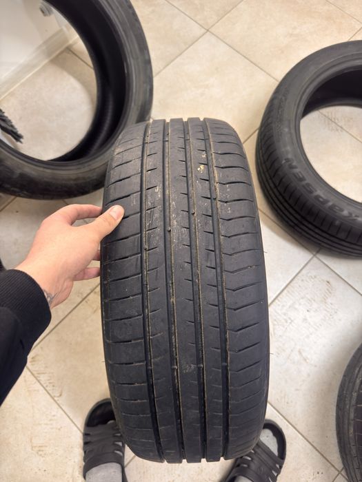 Продам резину р17 идеальная