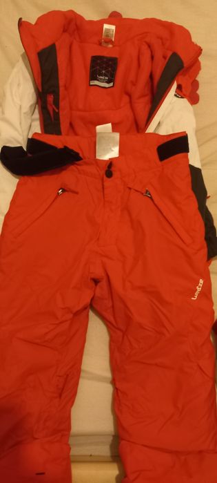 Vând costum schi fete 8 ani