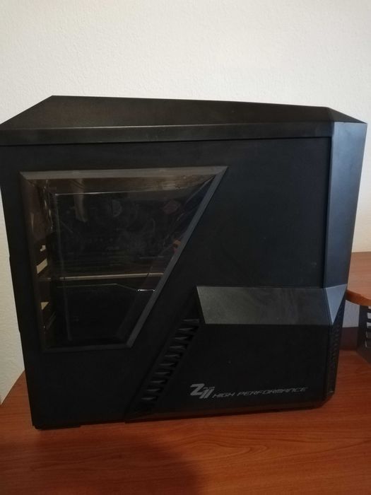 Геймърски компютър Asus B150 Intel I7 6700K 16GB RAM Radeon RX470 8GB