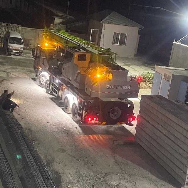 Аренда крана/Услуги крана/Заказать кран/Кран с длинной стрелой