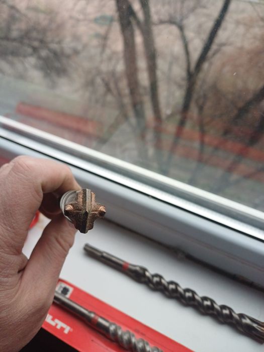 Продам буры HILTI