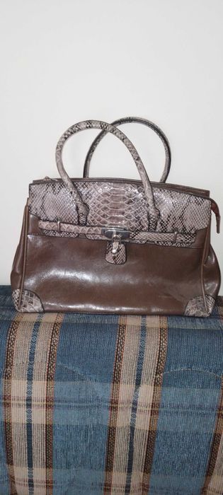 Запазени дамски чанти