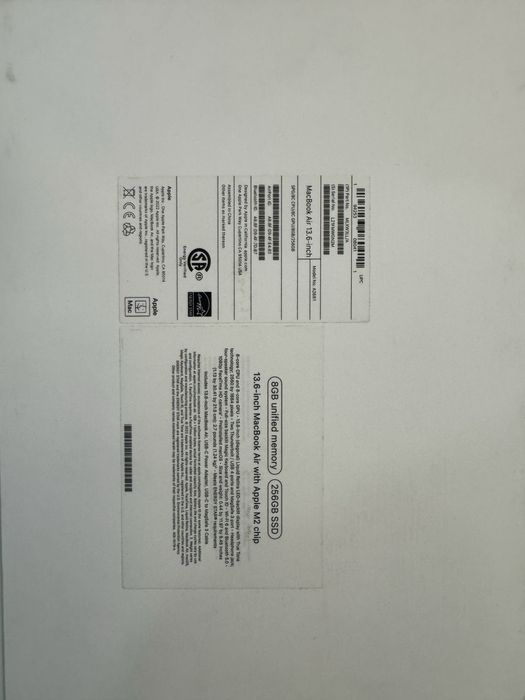 Macbook Air M2 chip 13.6