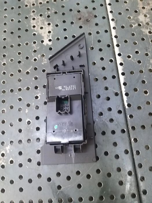 Butoane geamuri electrice stanga fata opel astra j 13305978