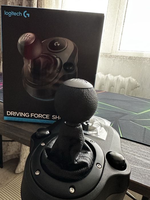 Schimbator Logitech Driving Force Shifter