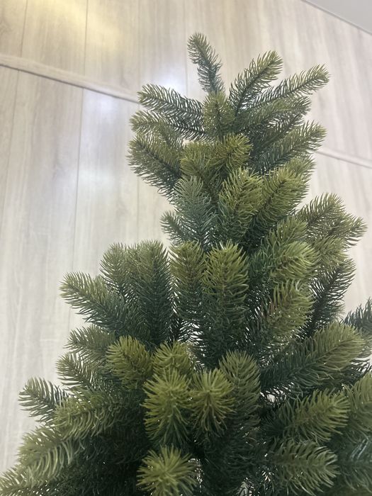 Ёлка искуственная