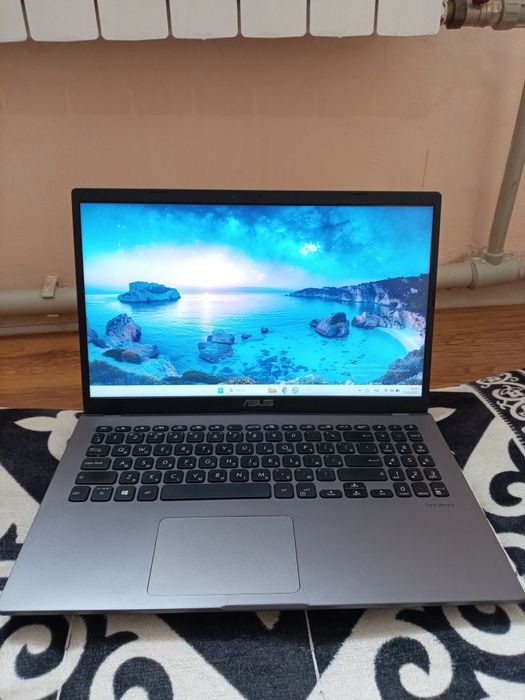 Новый ноутбук core i3 - 10100. SSD