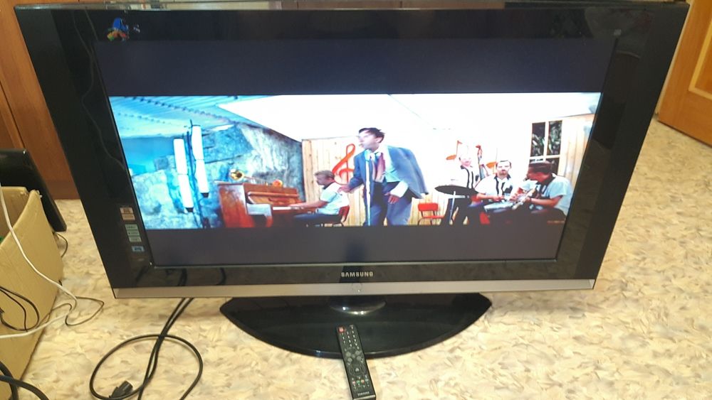 Продается телевизор Samsung (102см).