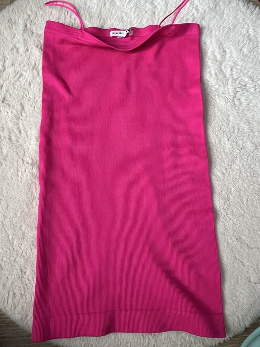 Дамска рокля с презрамки