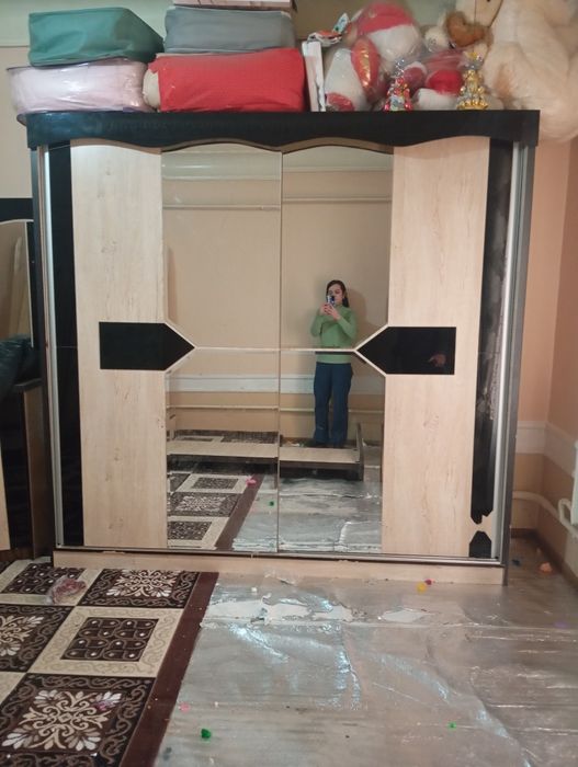 Spalniy garnitur shifaner trimosi 2ta tumbasi bor