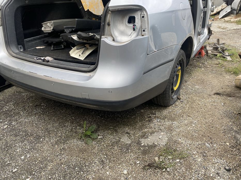 Задна броня пасат б6 2006г комби парктроник