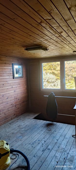 Teren intravilan 1180 mp + cabana de lemn Dealul Vatman  de vanzare