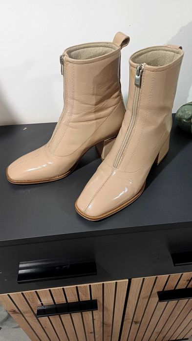 Продавам обувки .Geox Cubanas и други.Естествена кожа.