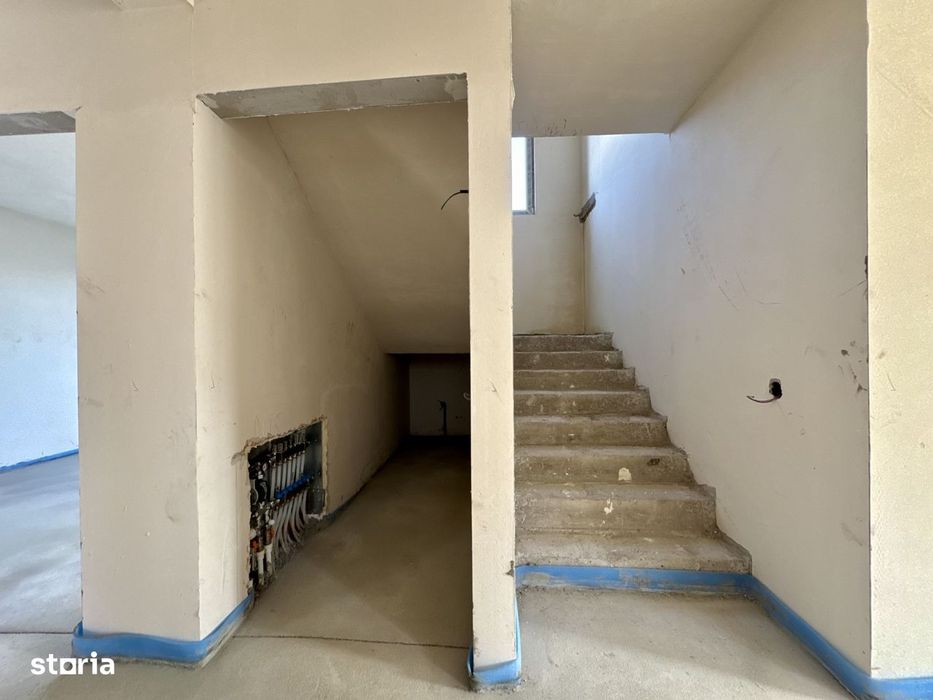 Casa cu garaj, 130 mp, 400 mp teren, CF disponibil, Chinteni