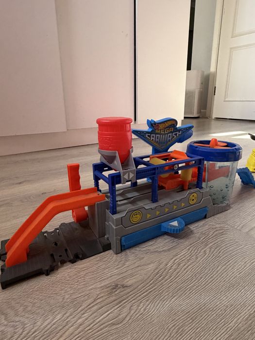 Мега автомойка Хотвилс Hot Wheels