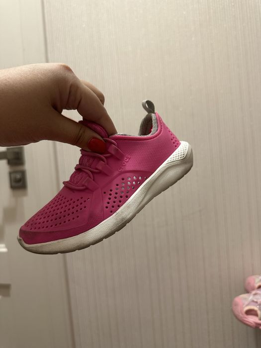 Кроссовки crocs для девочки