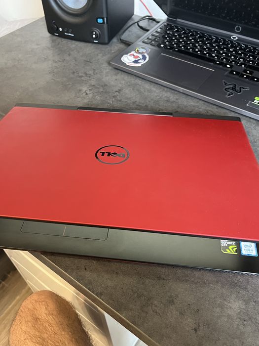 Продавам лаптоп Dell 15 7000 Gaming