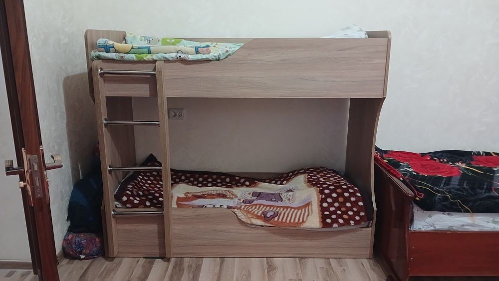 Krovat yangi. Kichiklik qildi