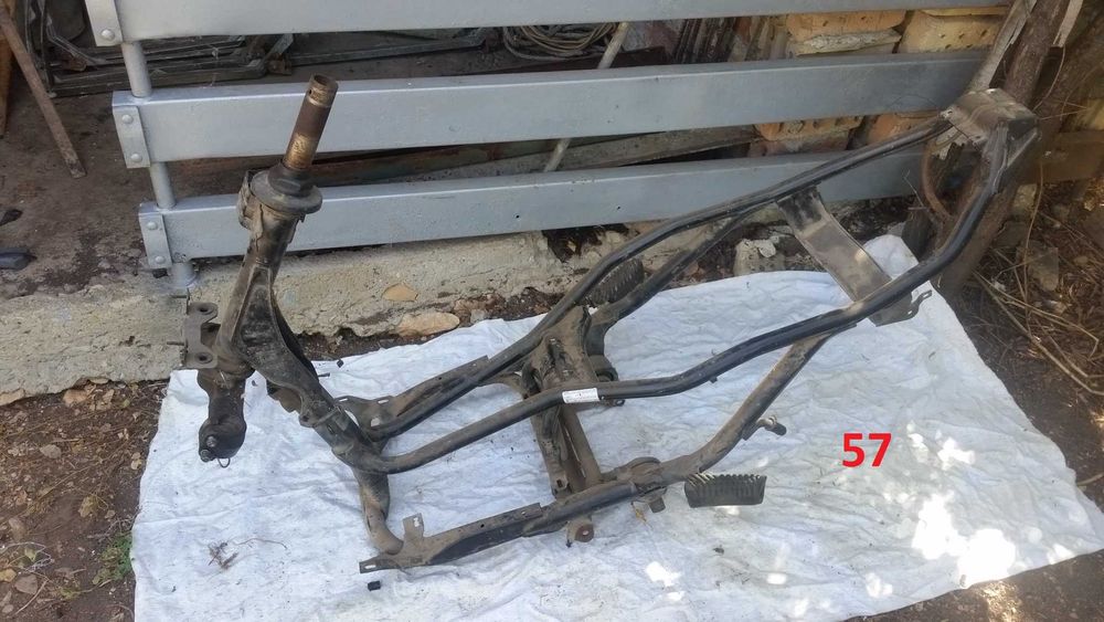 Части за скутер ! Априлия Леонардо