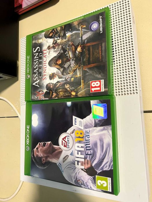 XBox One 500гб, 1 джойстик и игри