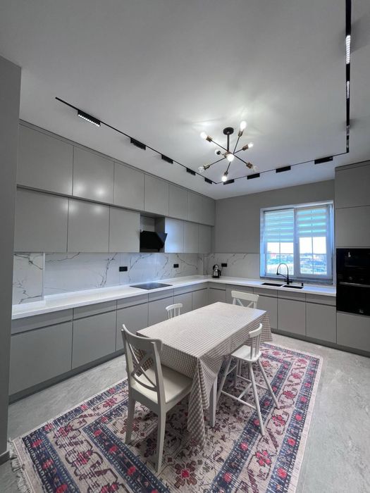 Продам 3 комн. квартиру