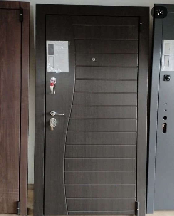 Входной дверь хороший кочество новый