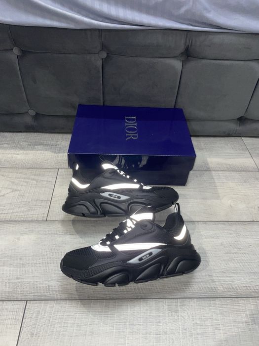 Dior B22