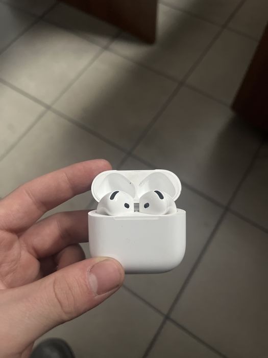 Продам, AirPods 4