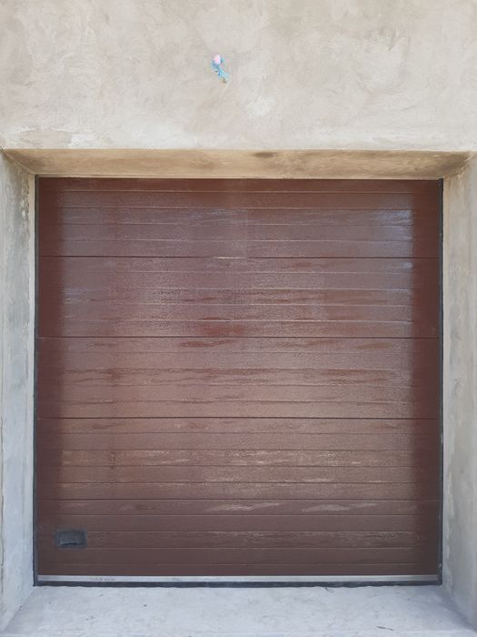 Секционные ворота