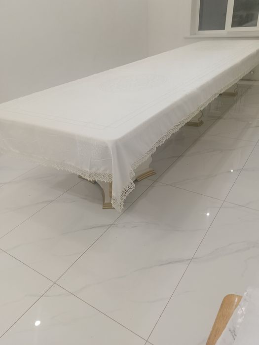 Срочно продается стол 5м