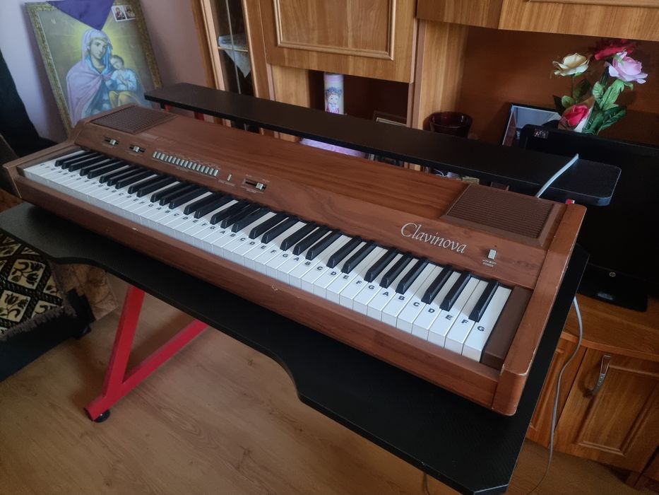 Vând orgă electronica Yamaha clavinova yp-40