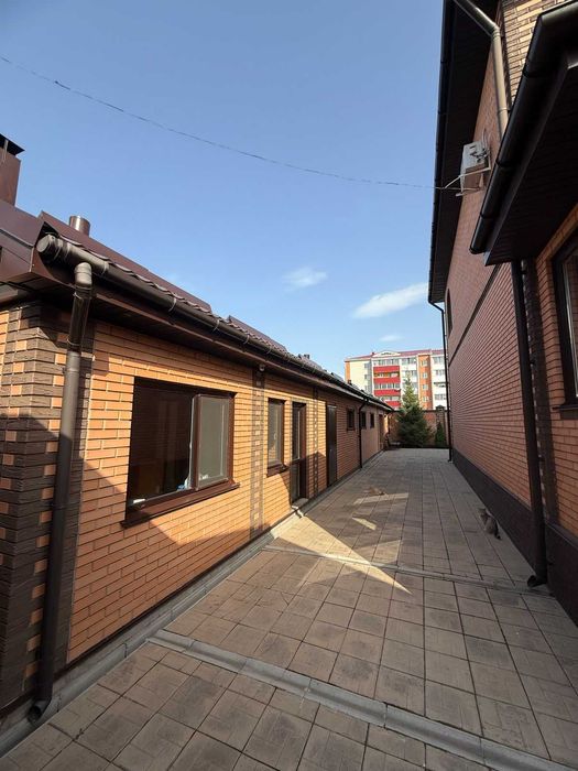 Продаю современный коттедж в черте города!