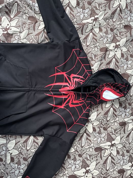 Продается зипка человек паук 12-15лет