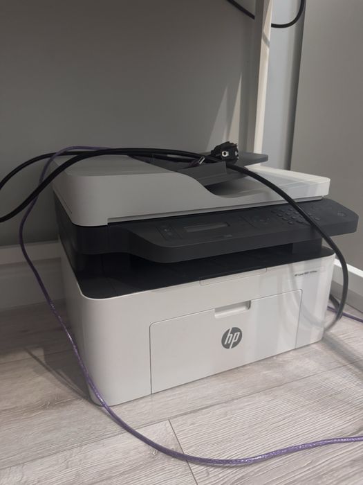Продам принтер HP laser MFP 137fnw
