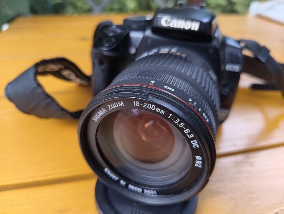 Canon 400d + obiectiv Sigma 18-200+ accesorii și grip