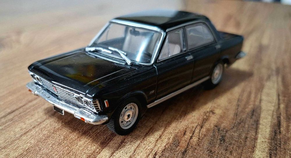 продавам метални и пластмасови модели на автомобили мащаб 1:43