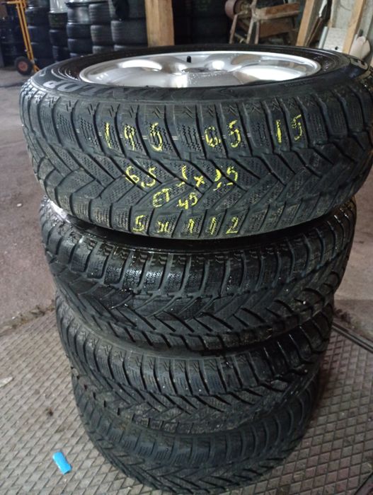 VW джанти със зимни гуми 195/65/15 6,5J ET45 5x112 цо56,6