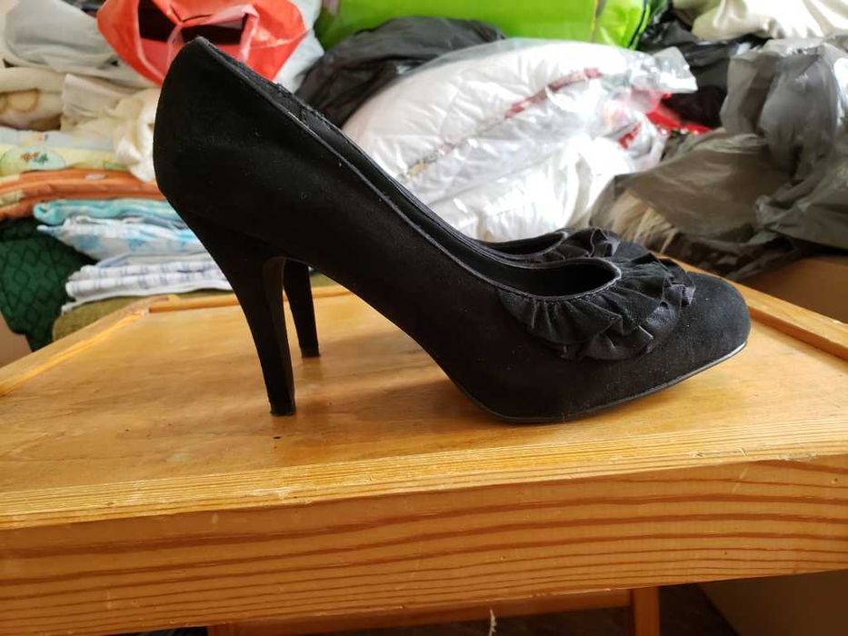 ALDO обувки от естествен велур